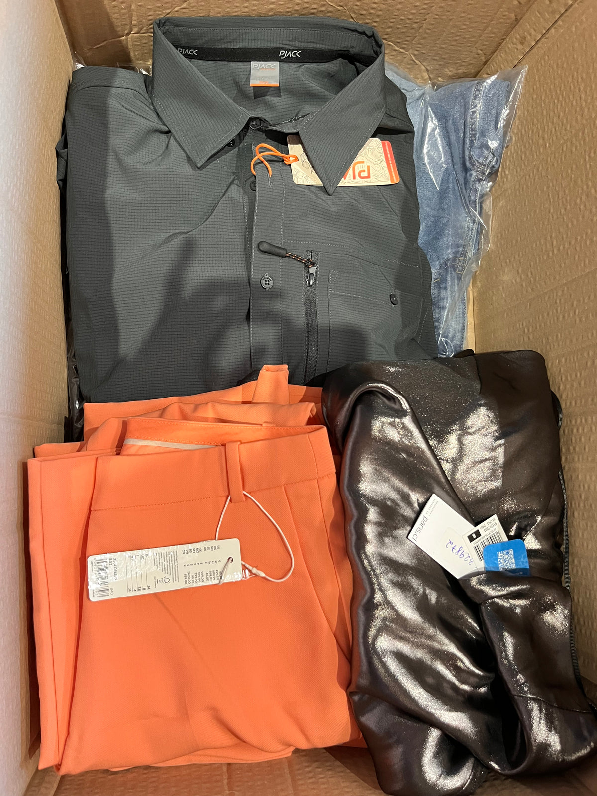 Lote de Ropa y Accesorios