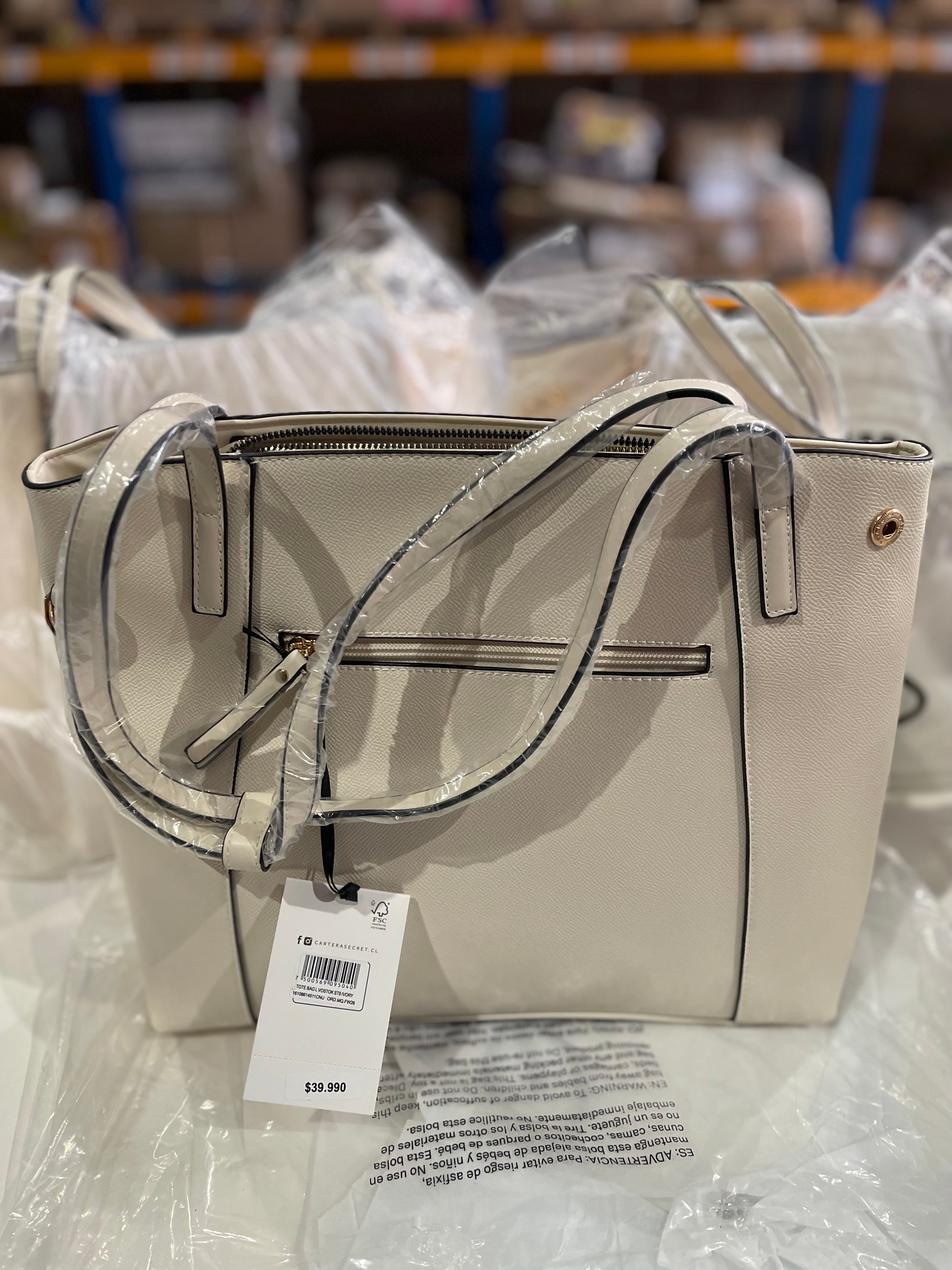Lote de Bolsos y Accesorios de Moda