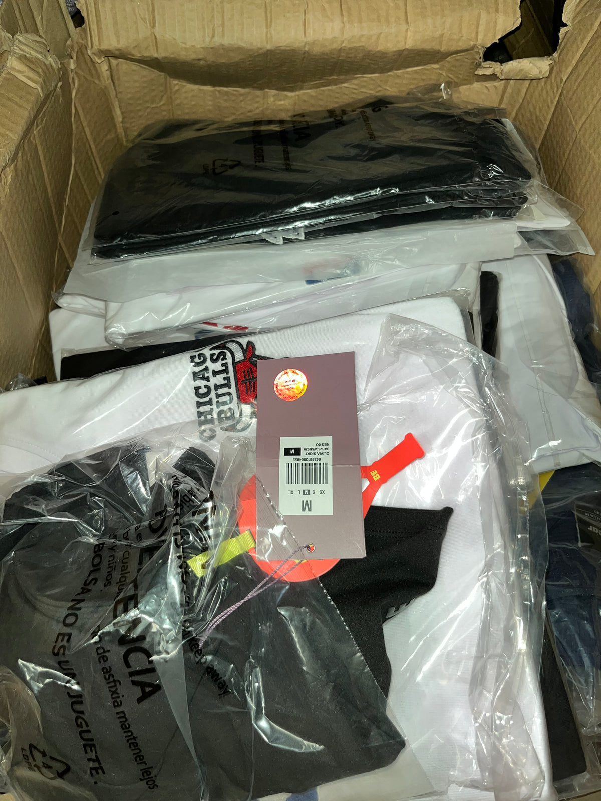 Lote de Ropa (NBA, Jordan, Lippi y otros)