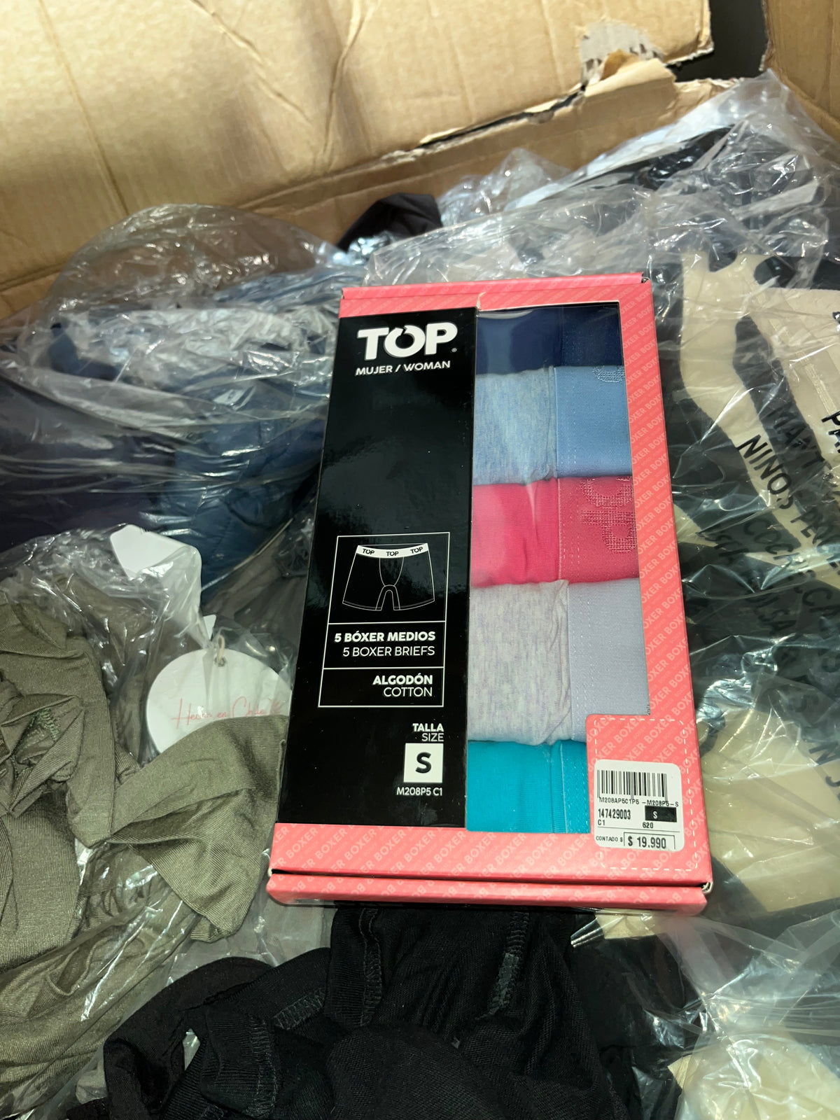 Lote de Ropa y Accesorios
