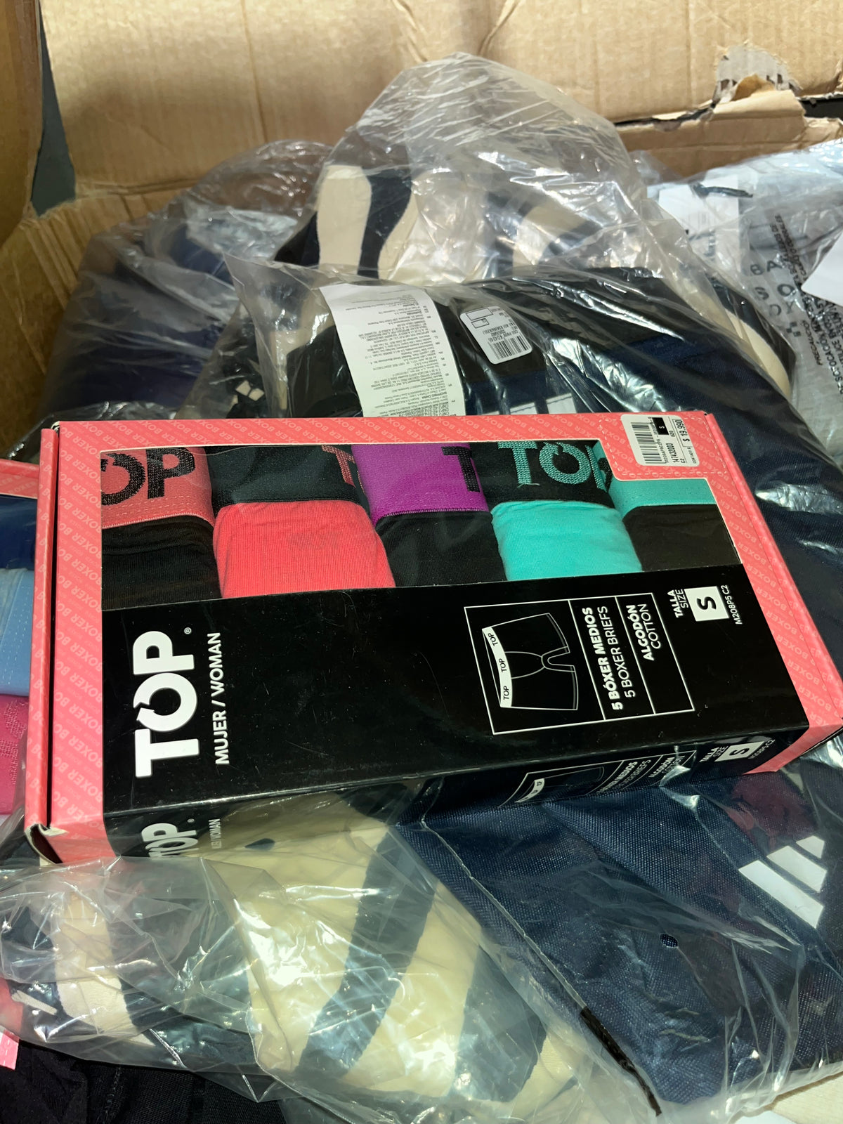 Lote de Ropa y Accesorios