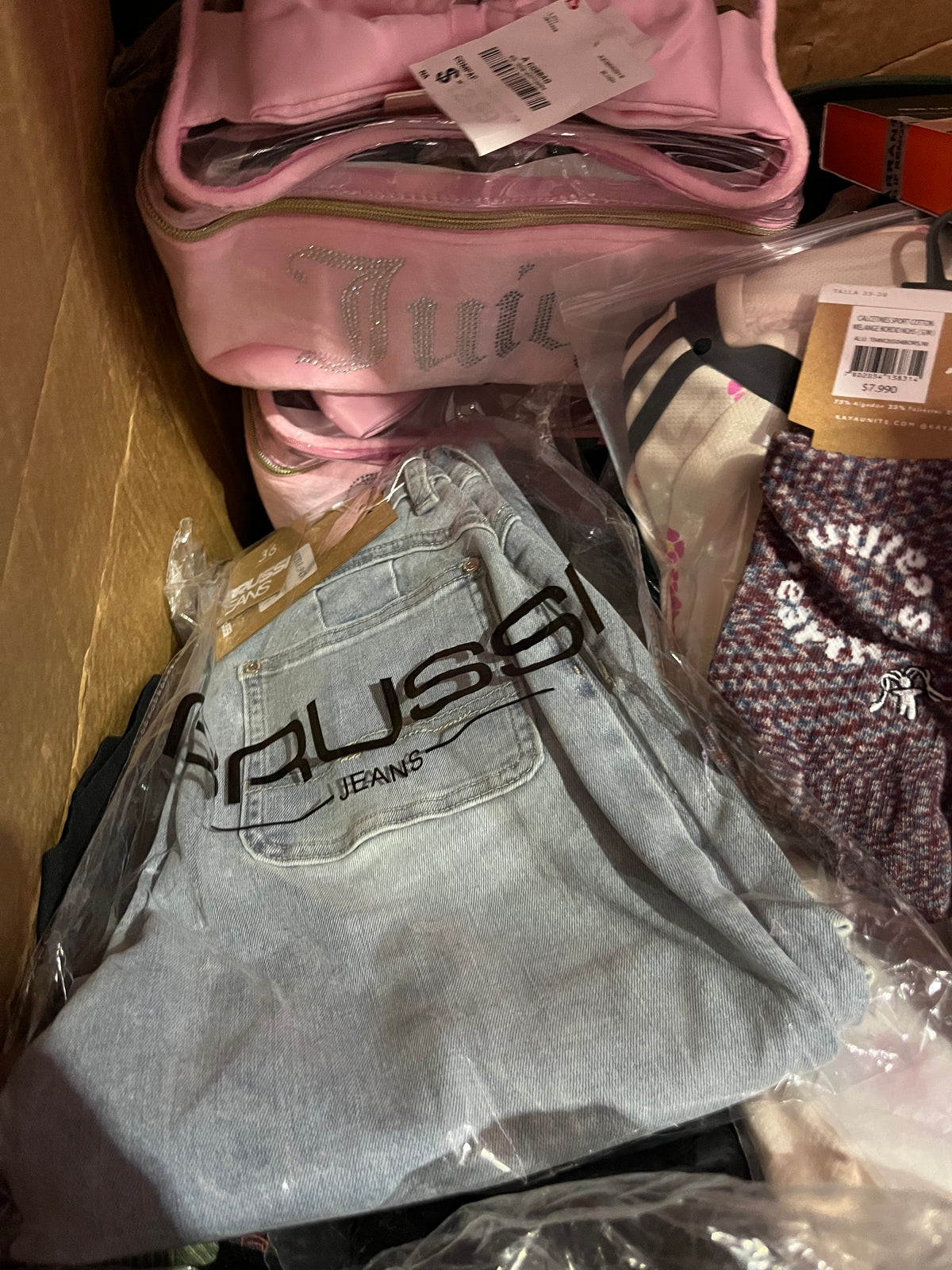 Lote de Ropa y Accesorios