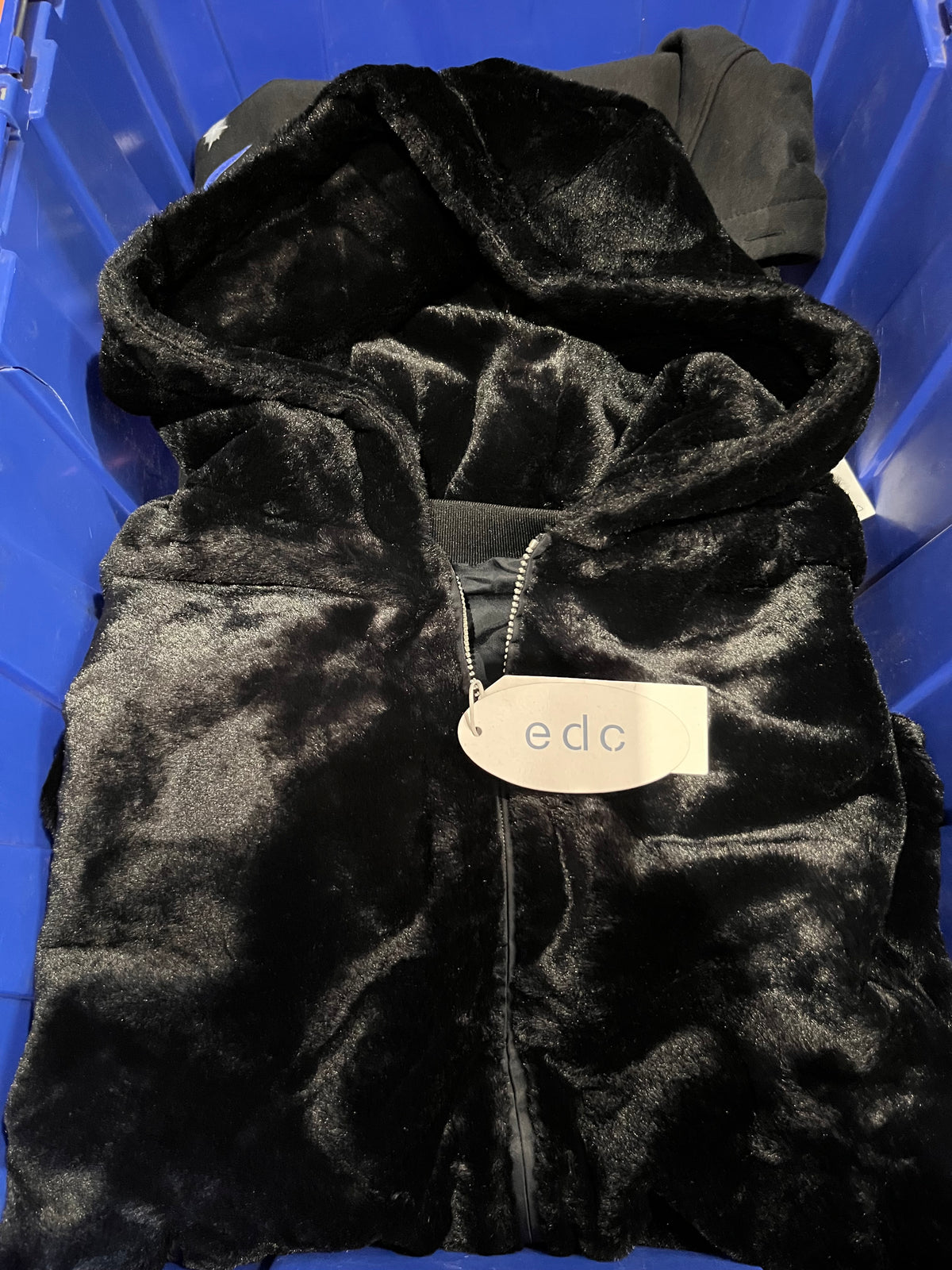 Lote de Ropa y Accesorios