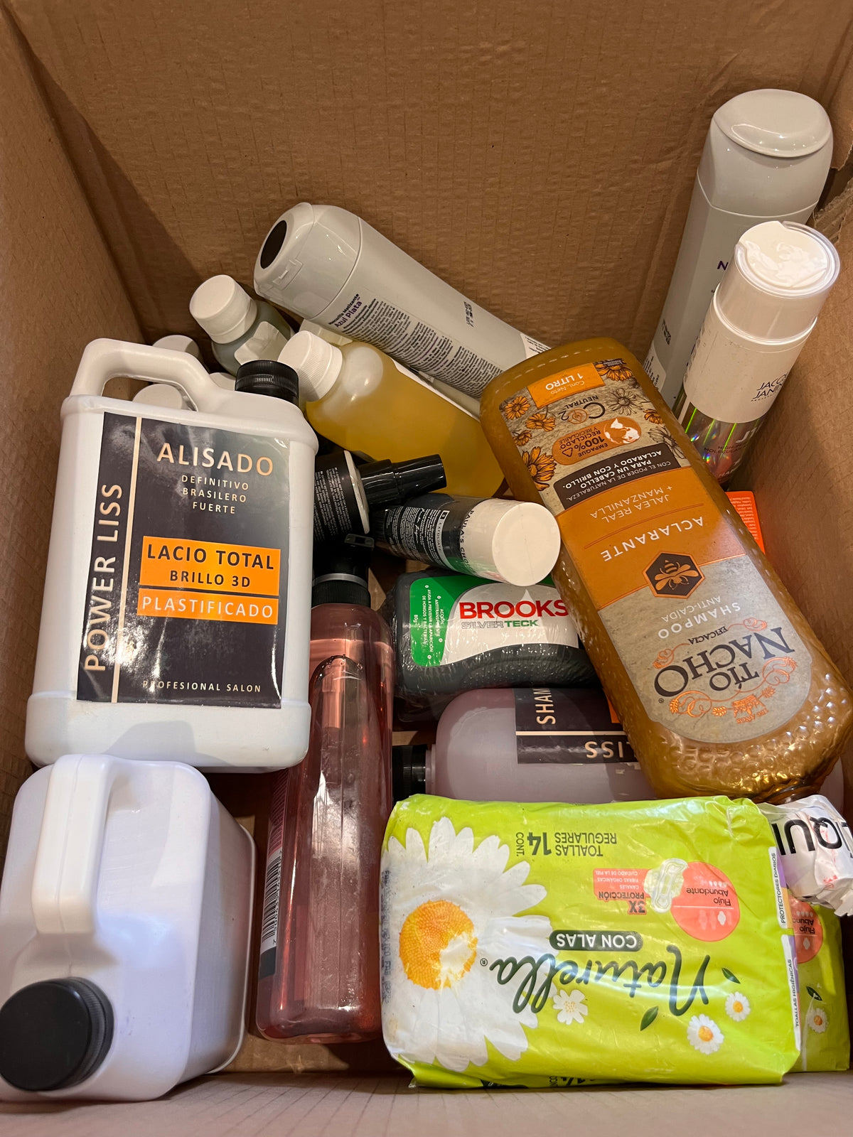 Gran Lote de Belleza y Cuidado Personal (cremas, shampoo, perfumes)