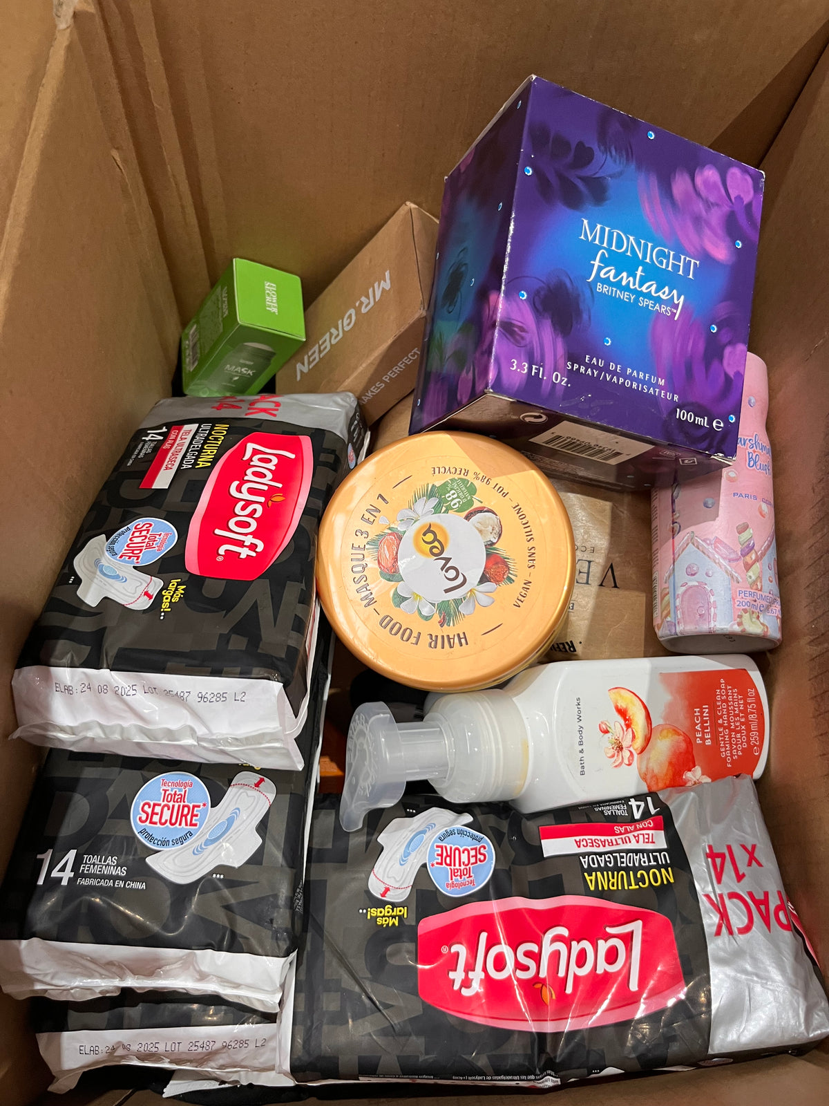 Gran Lote de Belleza y Cuidado Personal (cremas, shampoo, perfumes)