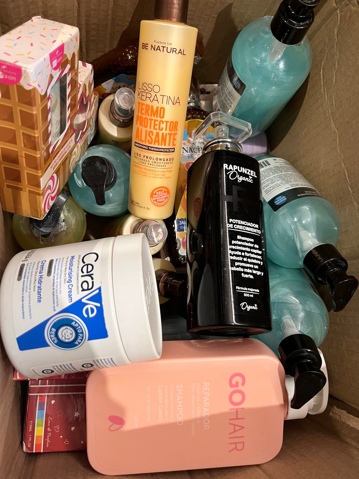 Gran Lote de Belleza y Cuidado Personal (cremas, shampoo, perfumes)