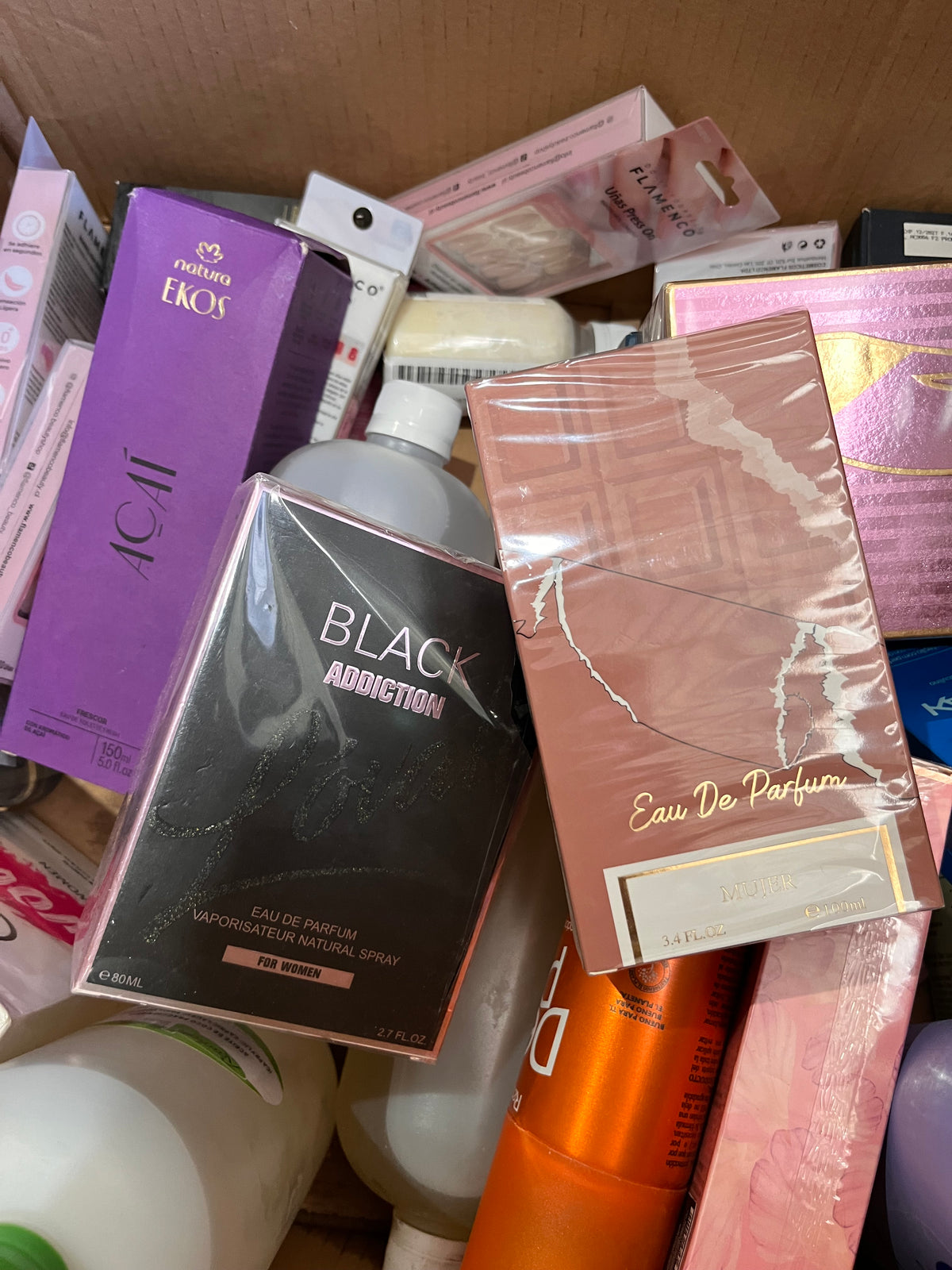 Gran Lote de Belleza y Cuidado Personal (cremas, shampoo, perfumes)