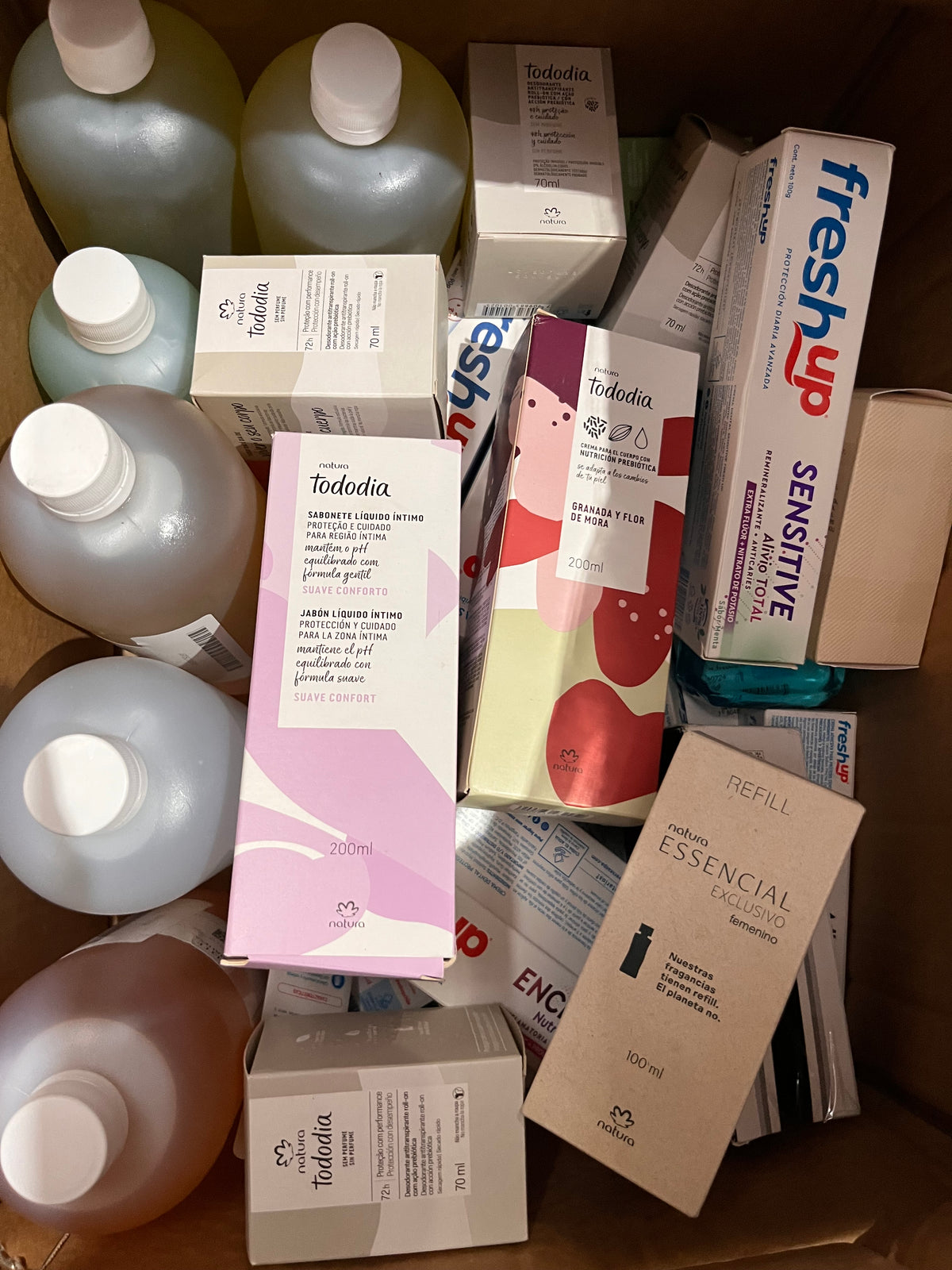 Gran Lote de Belleza y Cuidado Personal (cremas, shampoo, perfumes)