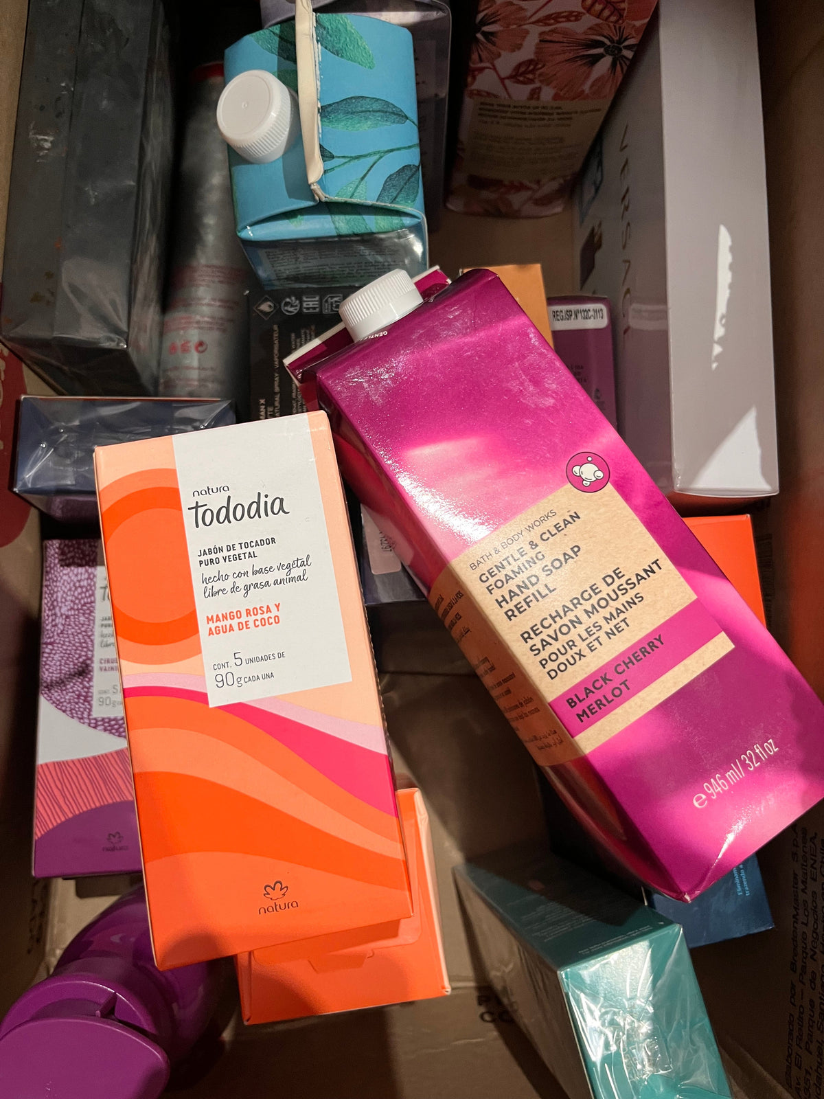 Gran Lote de Belleza y Cuidado Personal (cremas, shampoo, perfumes)