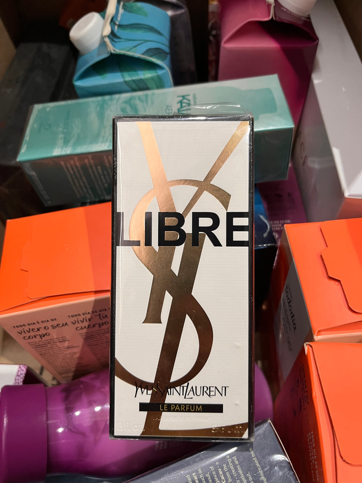 Gran Lote de Belleza y Cuidado Personal (cremas, shampoo, perfumes)