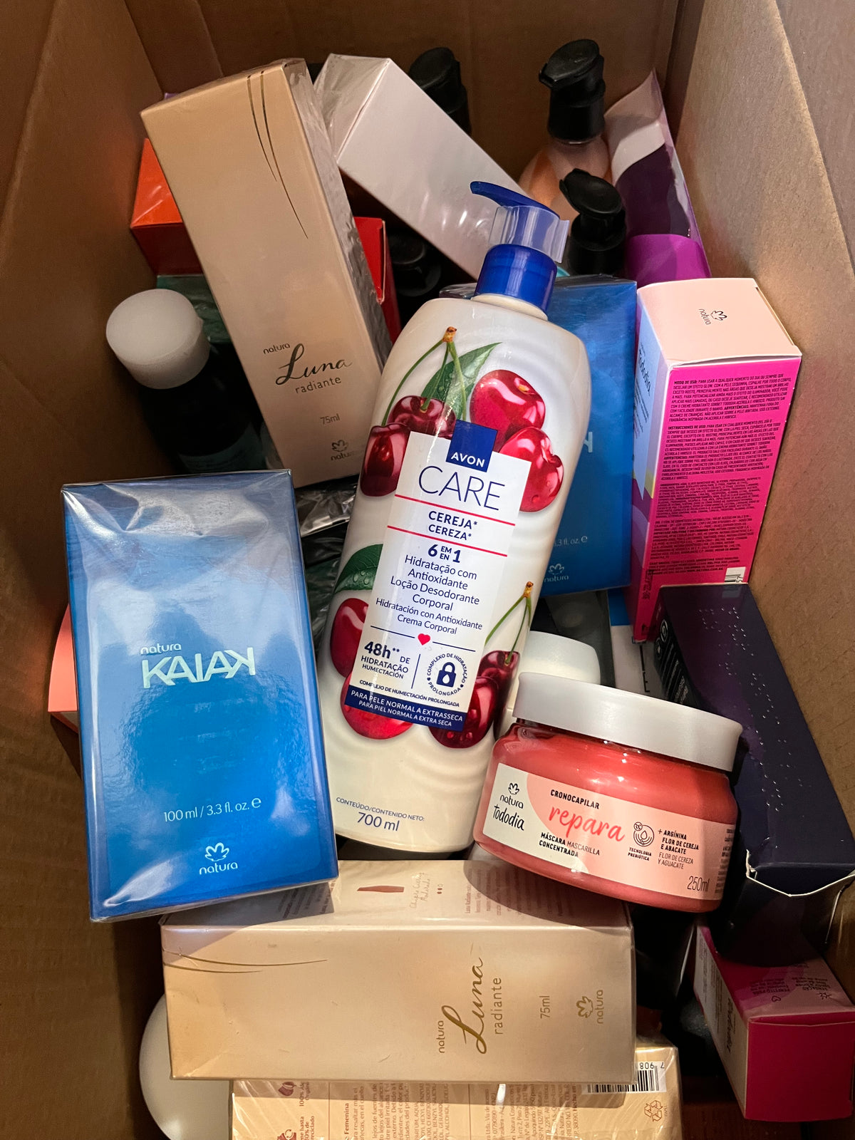Gran Lote de Belleza y Cuidado Personal (cremas, shampoo, perfumes)