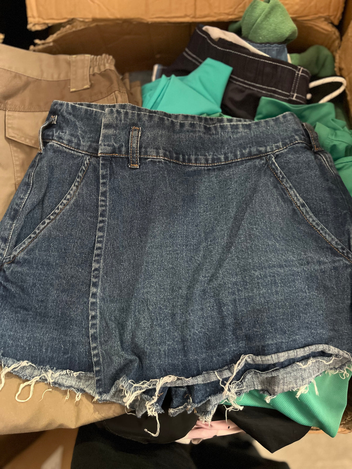 Lote Ropa Americana y Accesorios