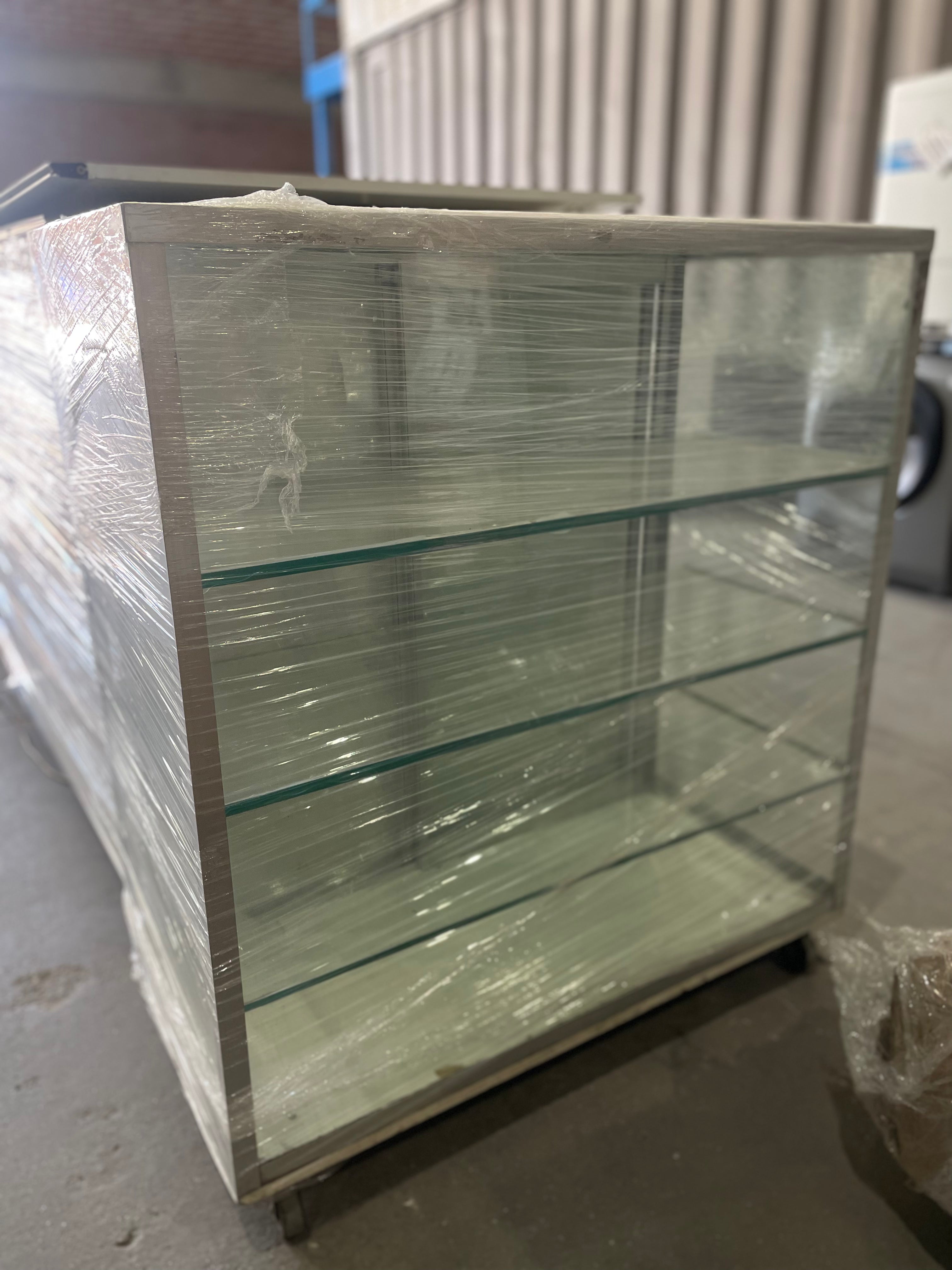 Vitrina Aluminio y Vidrio