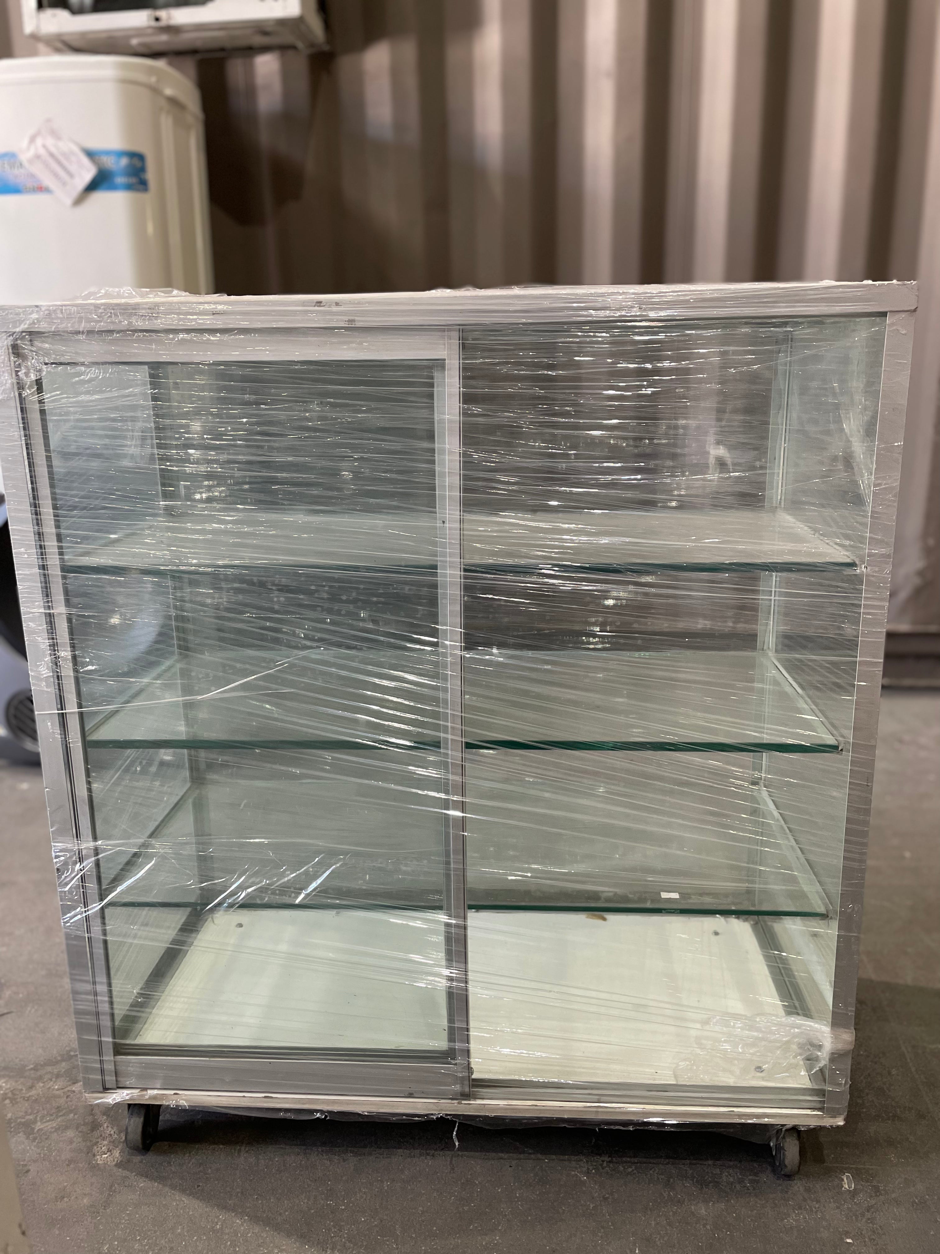 Vitrina Aluminio y Vidrio