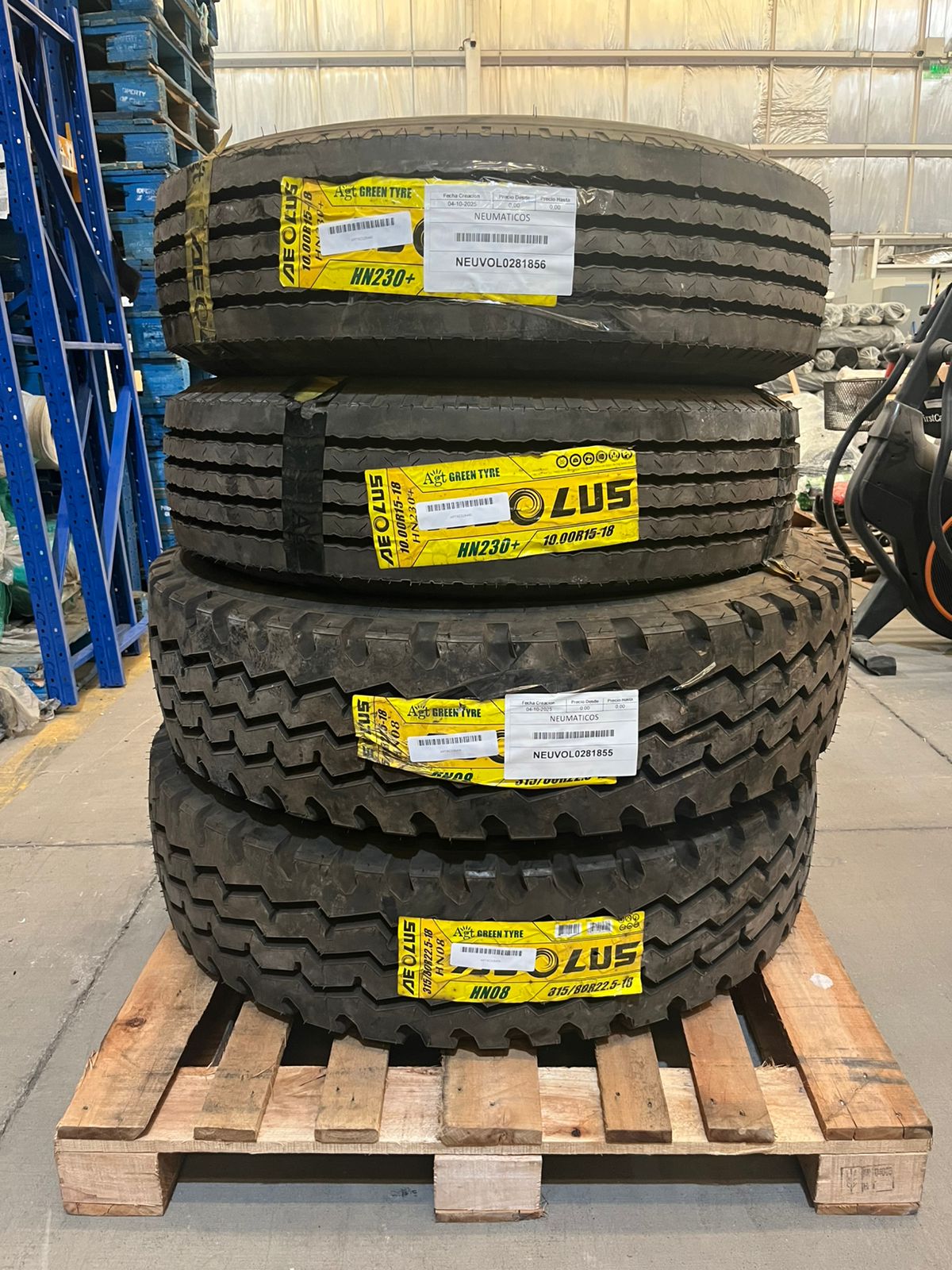Lote de 4 Neumáticos AEOLUS 315/80 R22.5-18 y 10.00R15-18